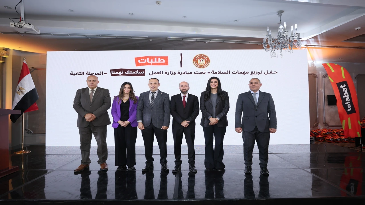 وزارتا العمل وطلبات مصر تطلقان المرحلة الثانية لتوزيع معدات الحماية للسائقين